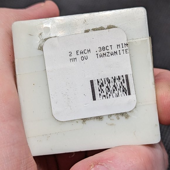 Matching tanzanite stones set of 2 .30ct at minimum - Picture 4 of 4